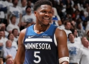 开云体育入口-红蓝军团再战，谁能赢取比赛胜利