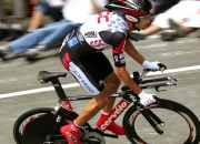 开云体育平台APP-巴黎奥运羽球混双巅峰对决，法国组合主场碾压，郑思维统治力尽显却难挽败局