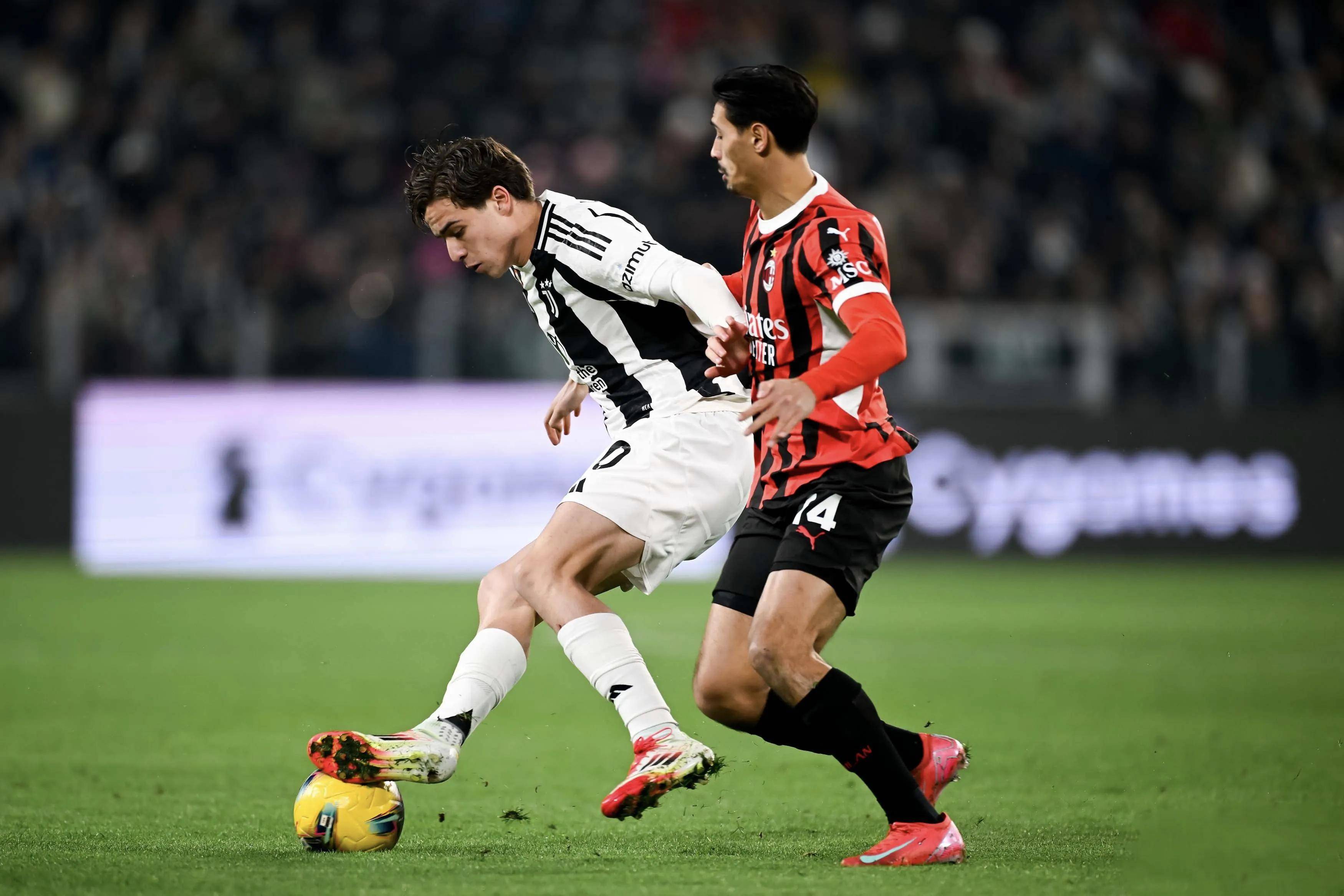 包含巴黎5-0大胜：AC米兰升至前四的词条