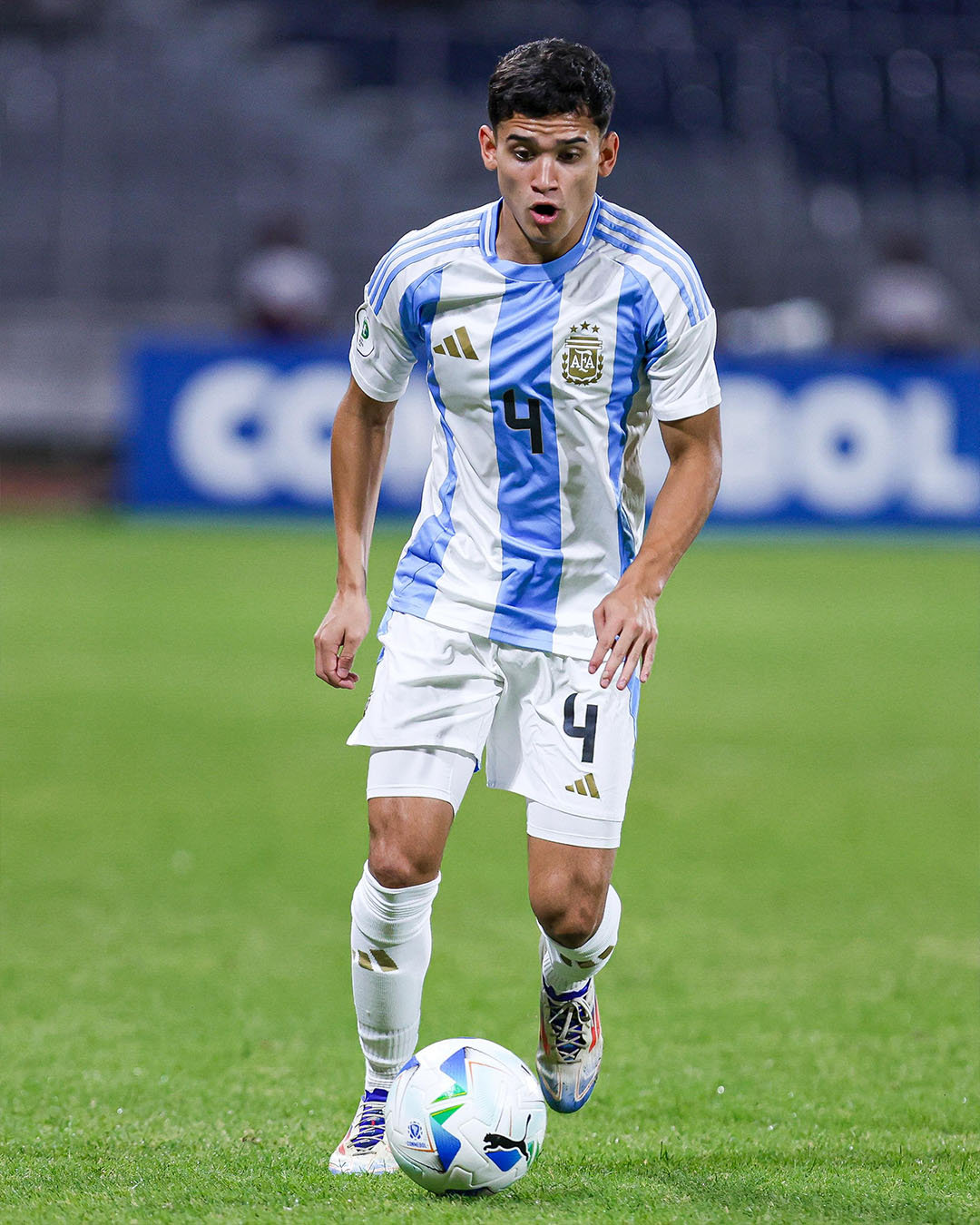 阿根廷队在曲棍球比赛中发挥出色