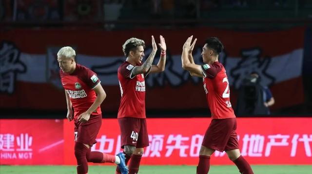 河南建业主场负于山东泰山，遭遇连败的简单介绍