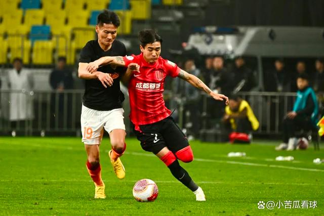 强队遭遇困境，教练面临考验