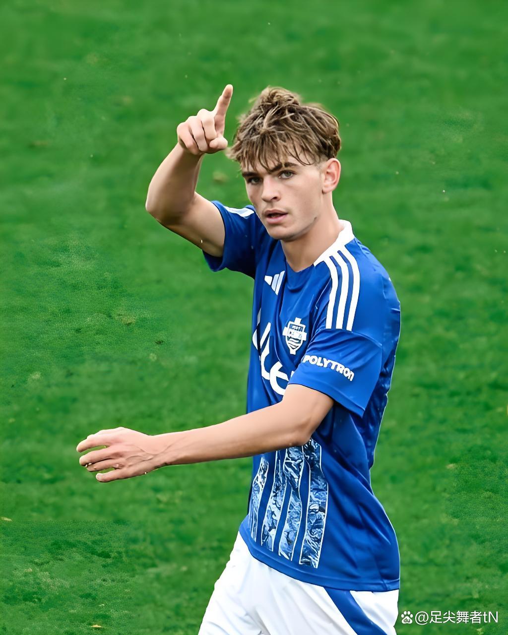 关于意甲球员个人荣誉加身,人气飙升的信息 关于意甲球员个人荣誉加身,人气飙升的信息