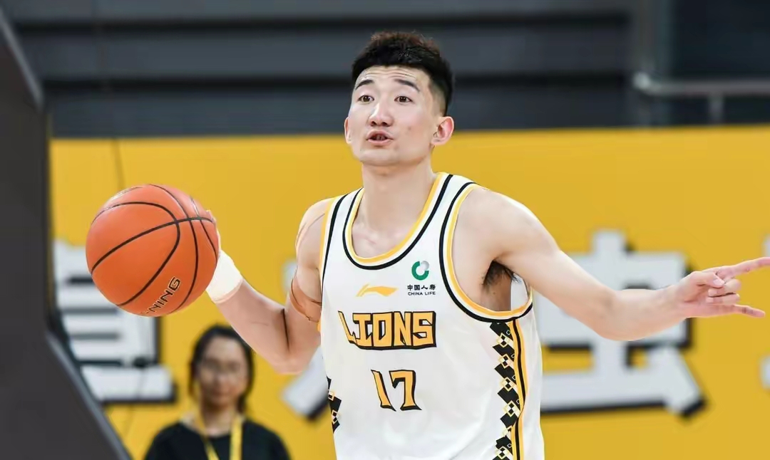 包含广东队再夺胜利，冲击榜首位置的词条