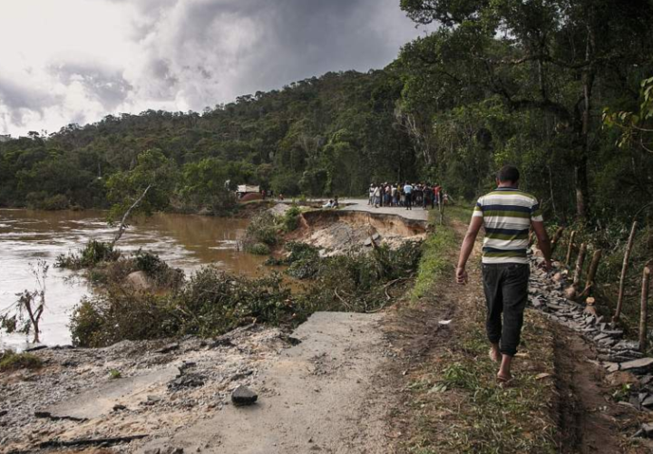 津巴布韦队惊险胜马达加斯加，晋级半决赛