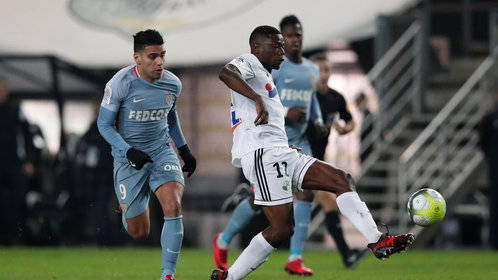 亚眠主场战平昂热，保持不败记录的简单介绍