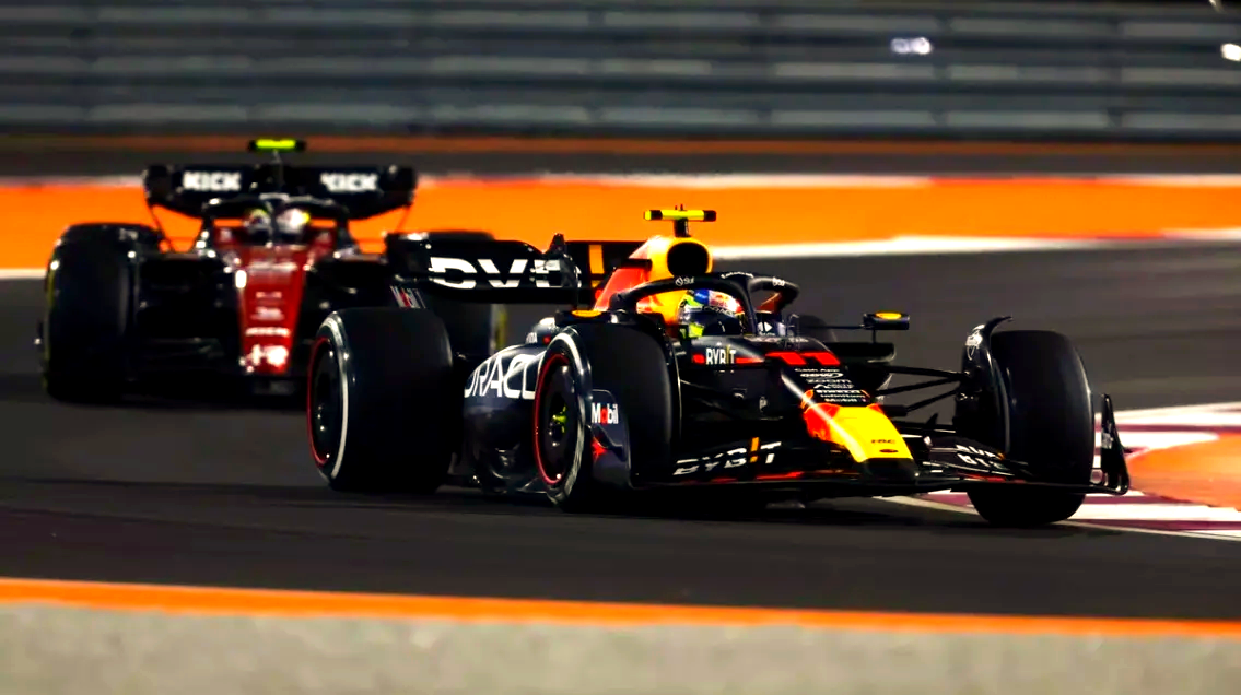 关于雷诺车队力克红牛车队，维斯塔潘扛起全队的信息