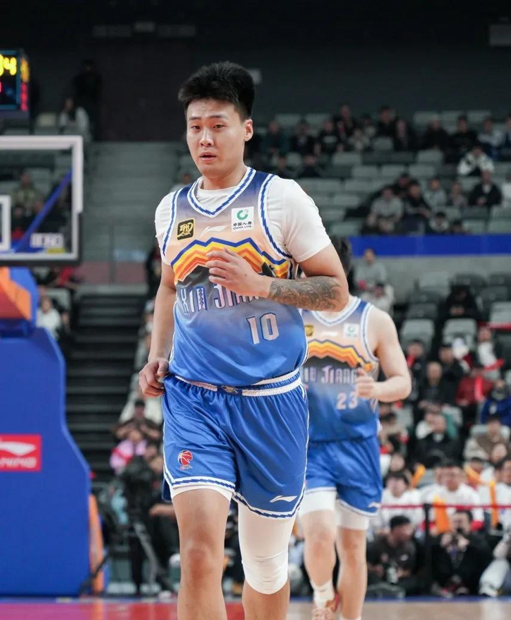 勇士绝杀广东队，张镇麟刷新纪录