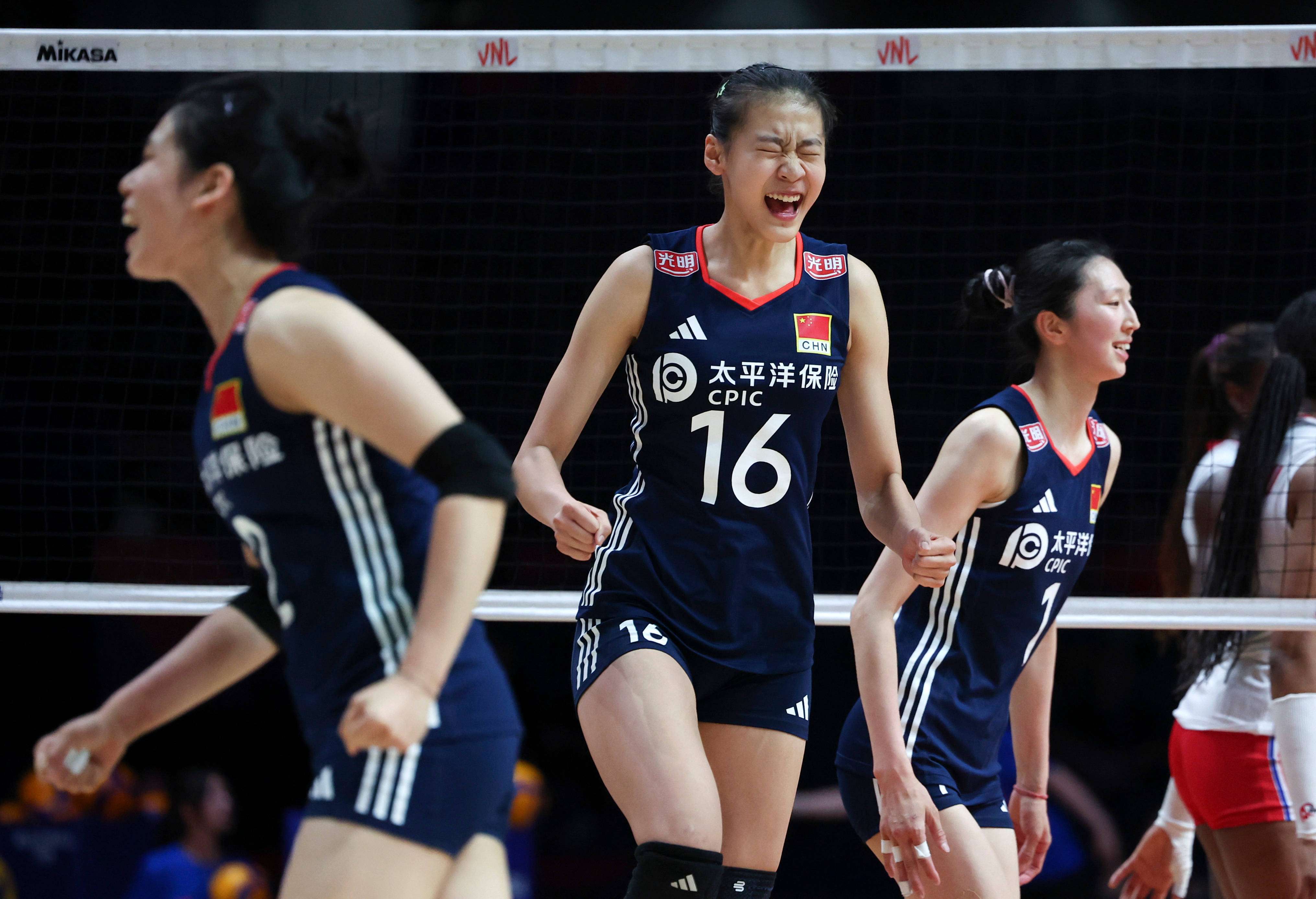 中国队绝杀法国队，陈雨菲扛起全队