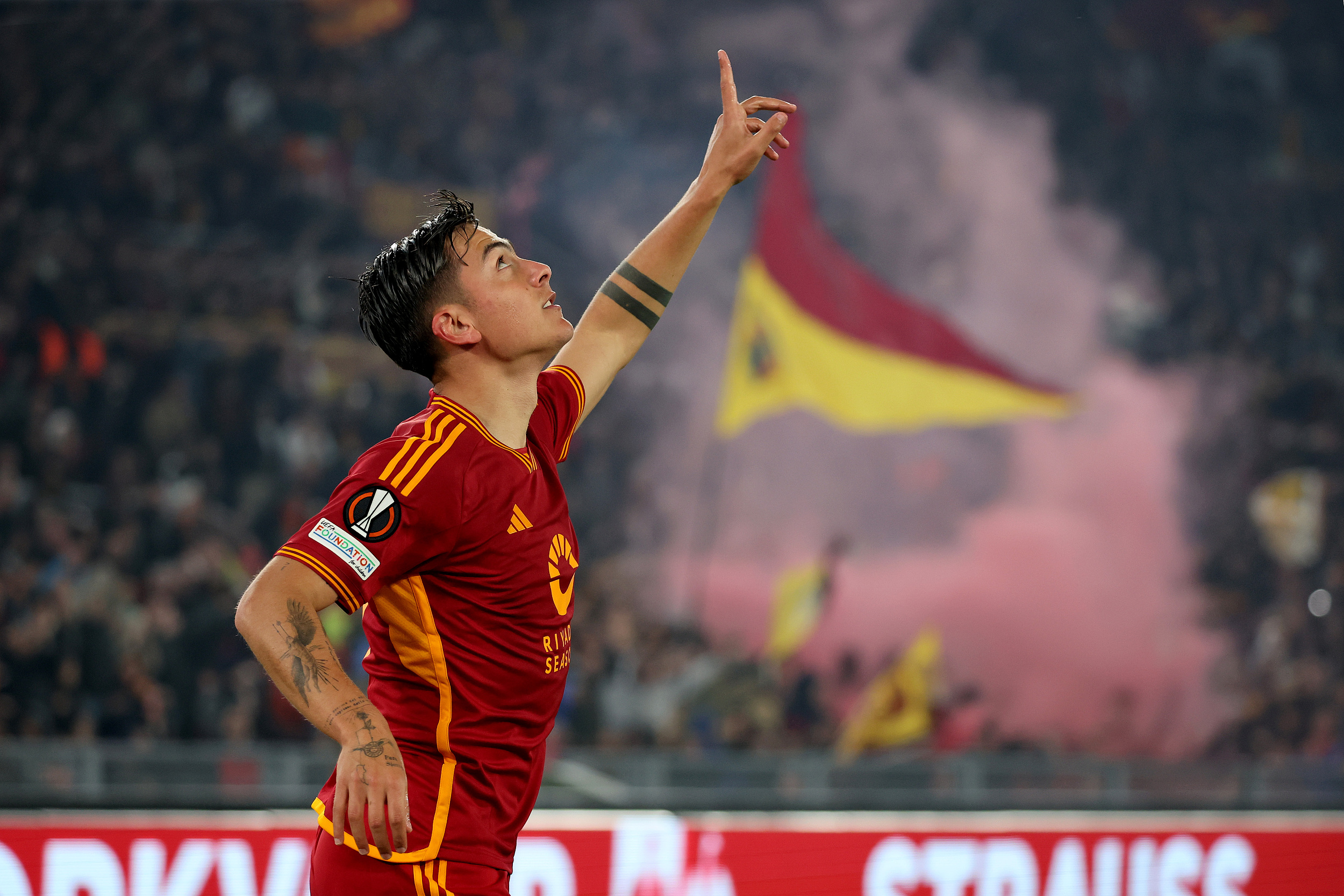 关于美国轻取西班牙，库尔图瓦统治全场的信息