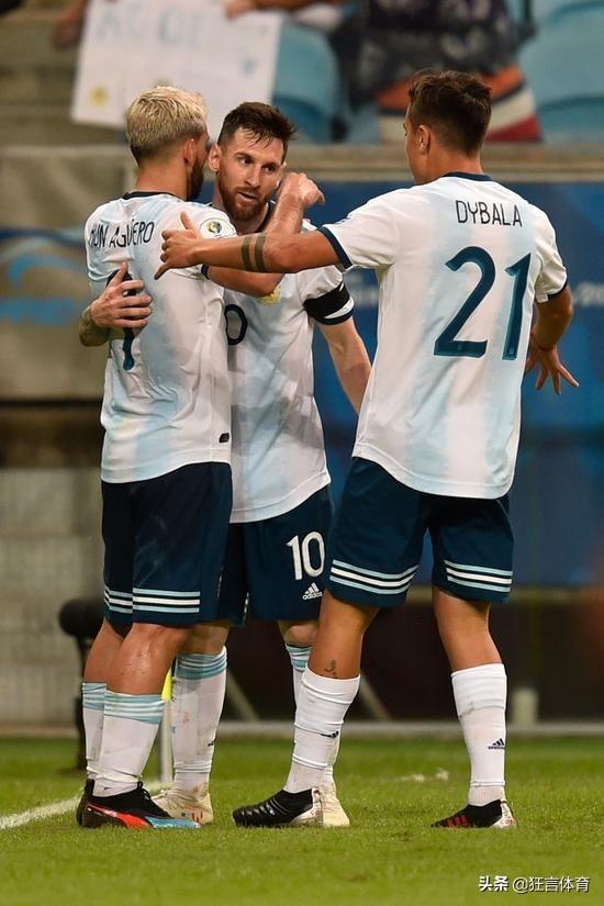 荷兰绝杀乌拉圭，哈弗茨惊艳四座