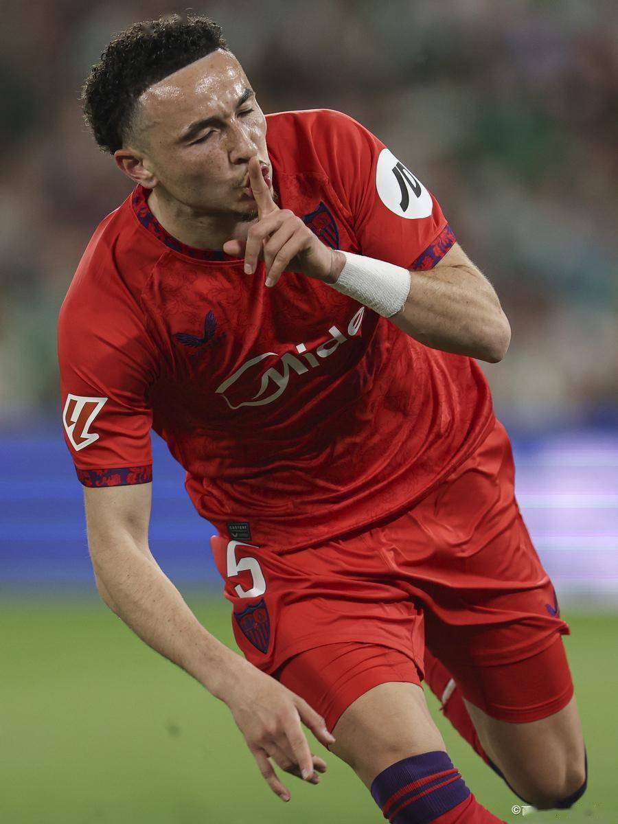 塞维利亚横扫马德里竞技，戈麦斯扛起全队的简单介绍