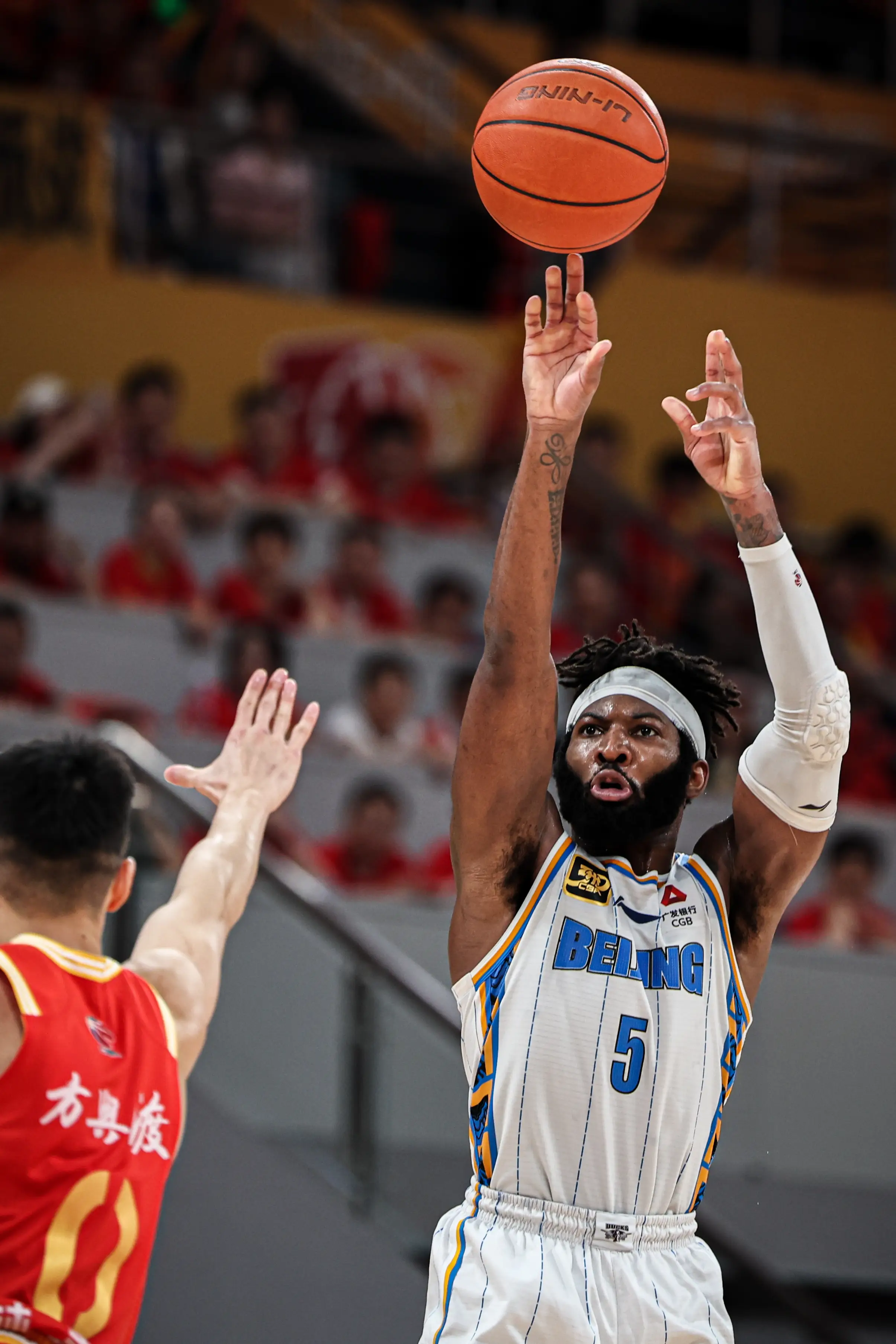 广东队鏖战爵士，乔治统治全场的简单介绍