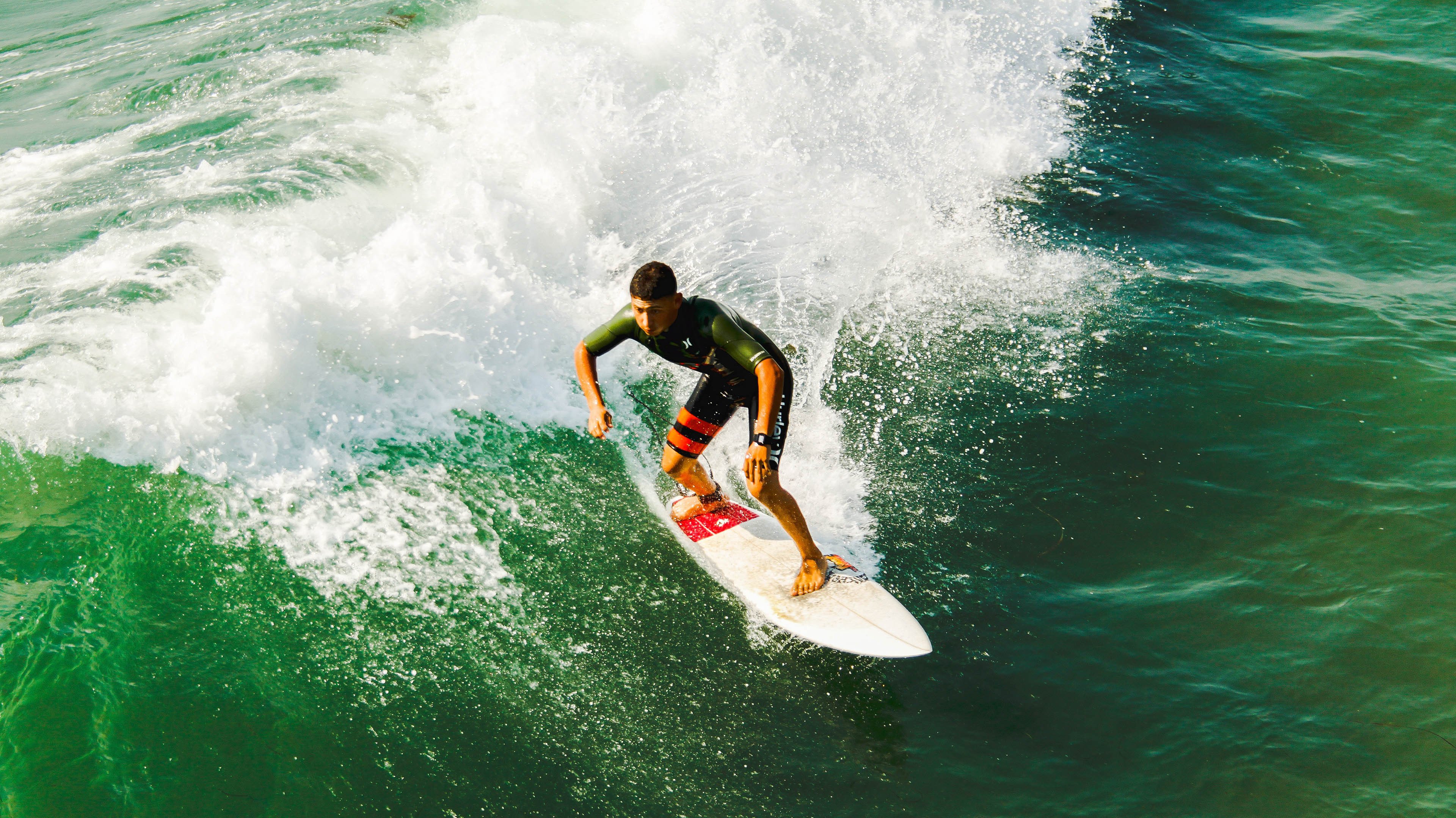 雄鹿强势拿下热火，贝恩关键一击改写系列赛格局