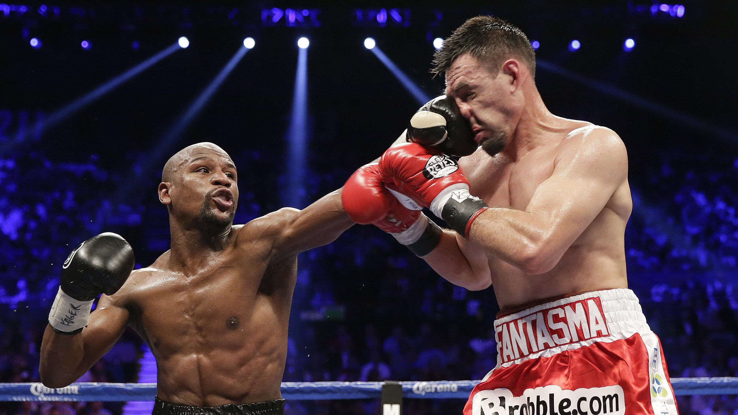 冰岛寒锋对决黄色潜艇，特奥一剑封喉展露巨星锋芒